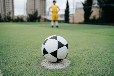 مباراة ريال مدريد وليفربول الان مباشرمواجهة أسطورية بين عمالقة الكرة الأوروبية